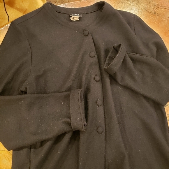 Like NEW Eileen Fisher Black 100% Wool Button Front V-neck Cardigan Medium - Picture 6 of 8